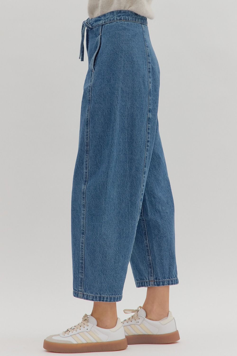 High wasted Barrel Jeans