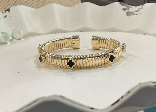Clover Accent Omega Cuff