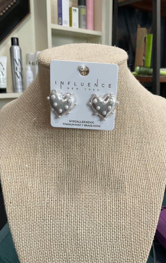 Silver pearl metal heart stud earrings