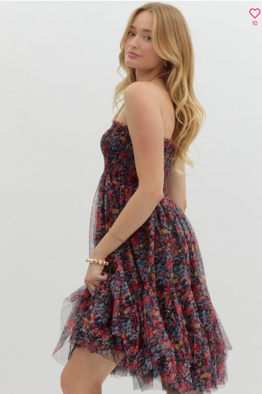 Printed ruffle strapless mini dress.