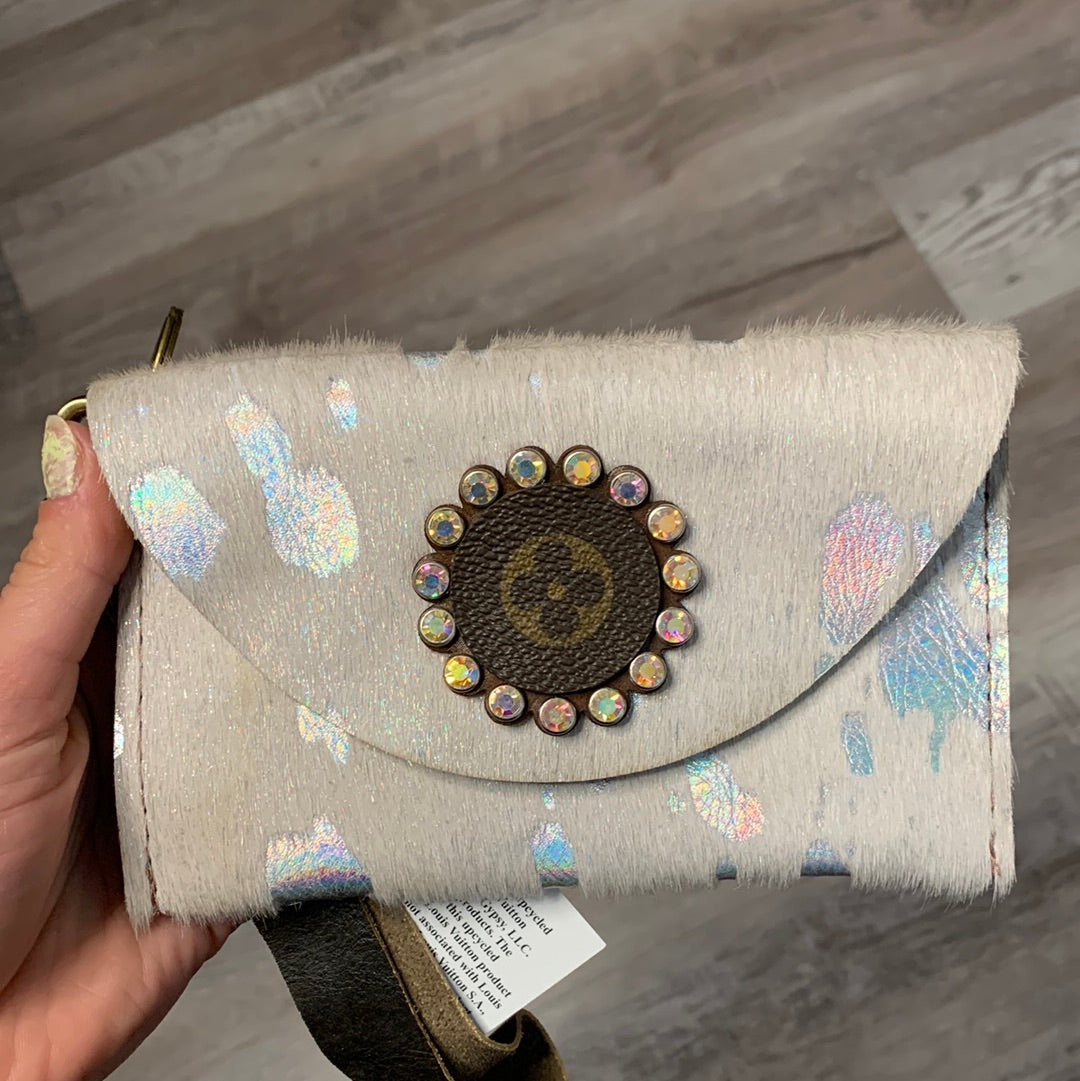 Norma cowhide clutch