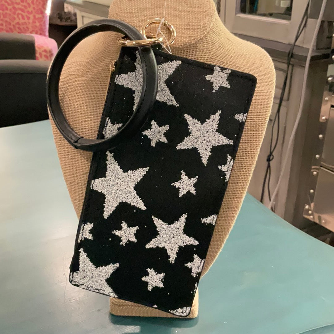 Wristlet pouch