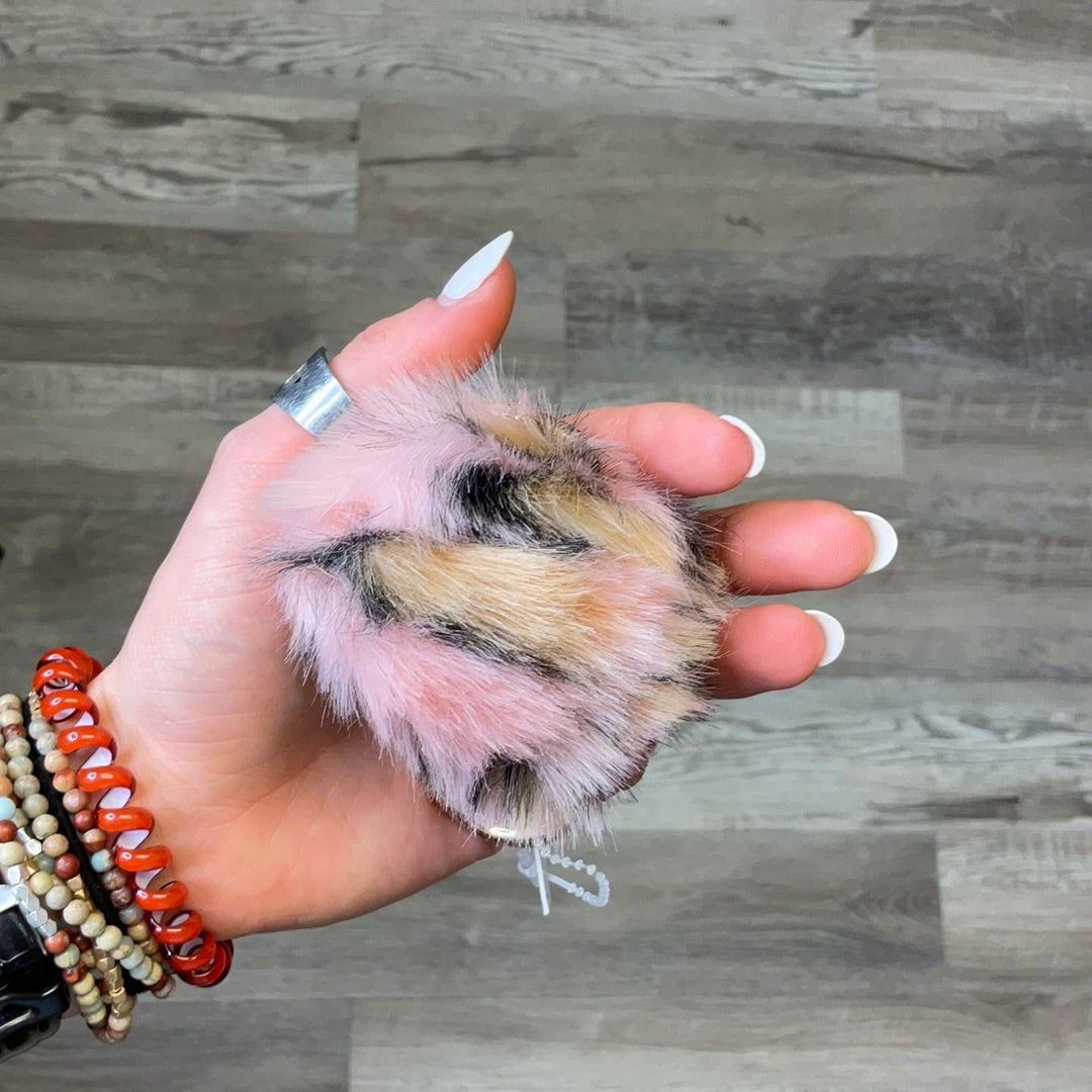 Leopard pom-pom keychain
