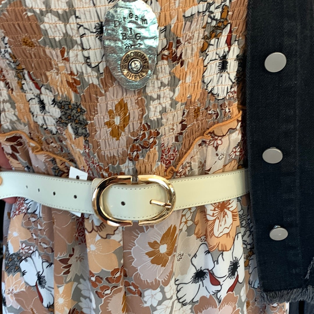 Oval buckle belt